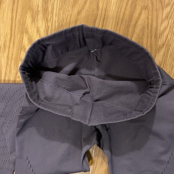 Women’s High Waisted Thick  Banded Athletic Running Leggings with Air Holes - Picture 10 of 10